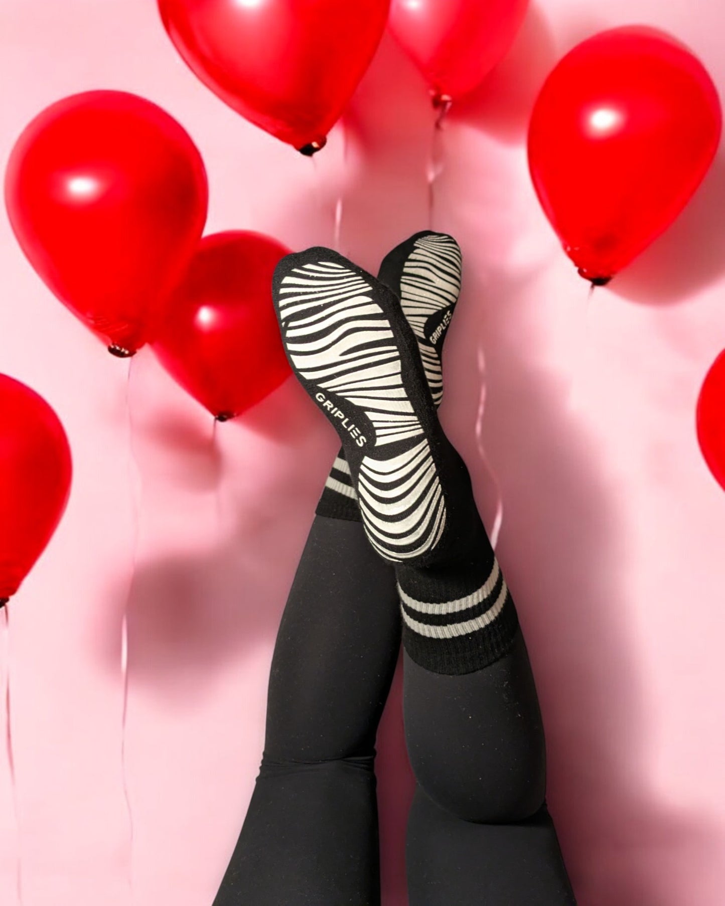 Pilates Socken – Klassisch Schwarz Crew mit weißen Streifen